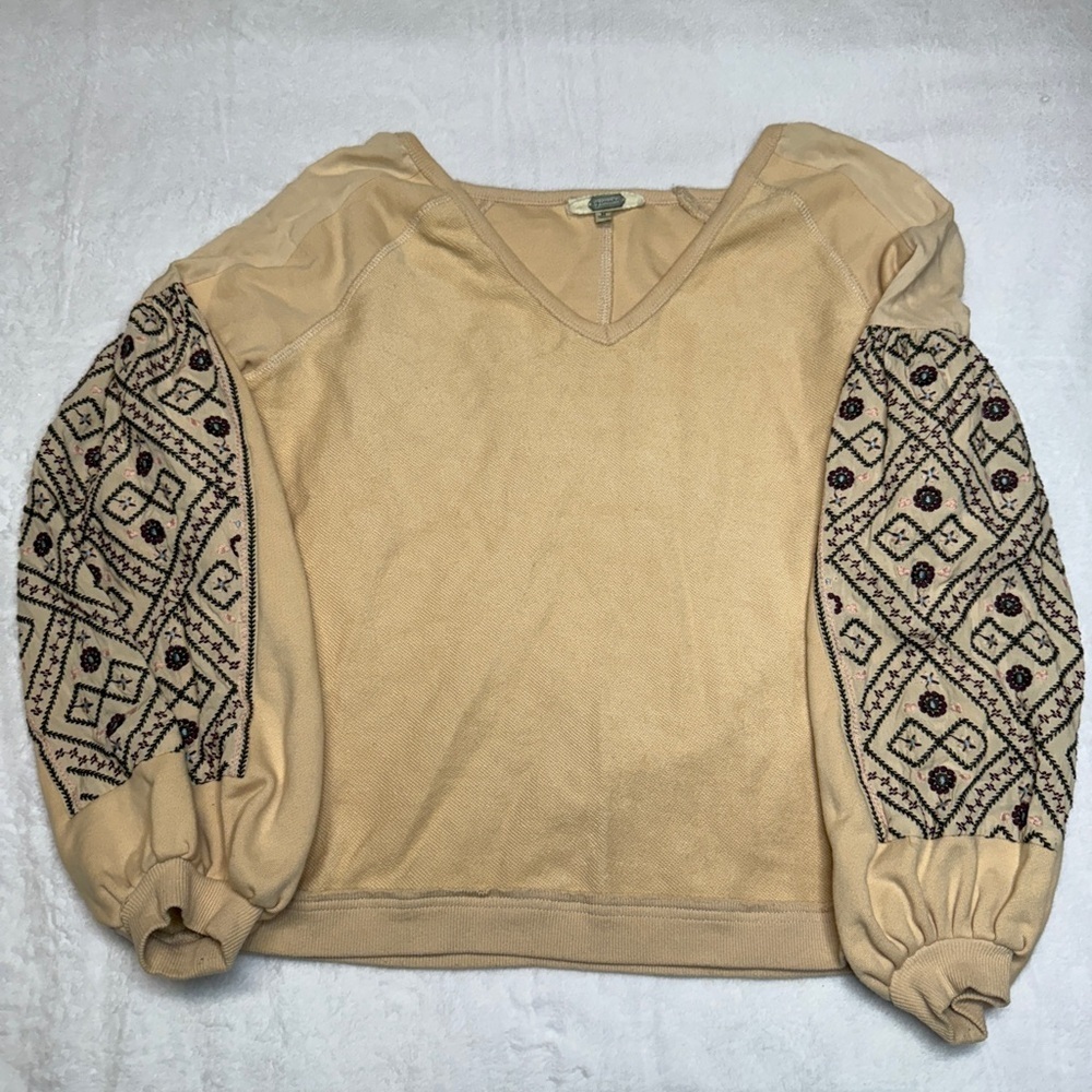 Beige V-Neck Sweater with Patterned Sleeves Gimmick Brand Size M